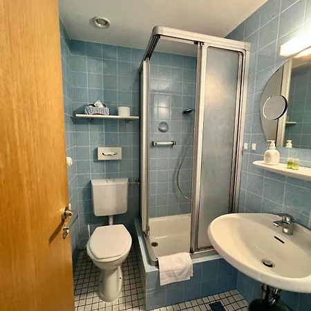 Haus Christa فندق 3*