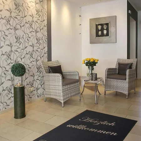 Haus Christa 酒店 3*